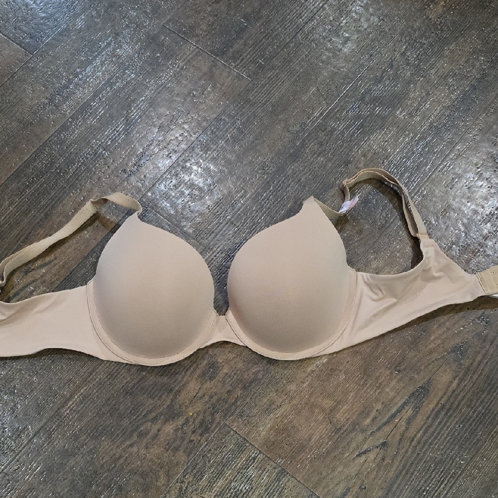 Victoria's Secret Tan T-Shirt Bra with Molded Cups